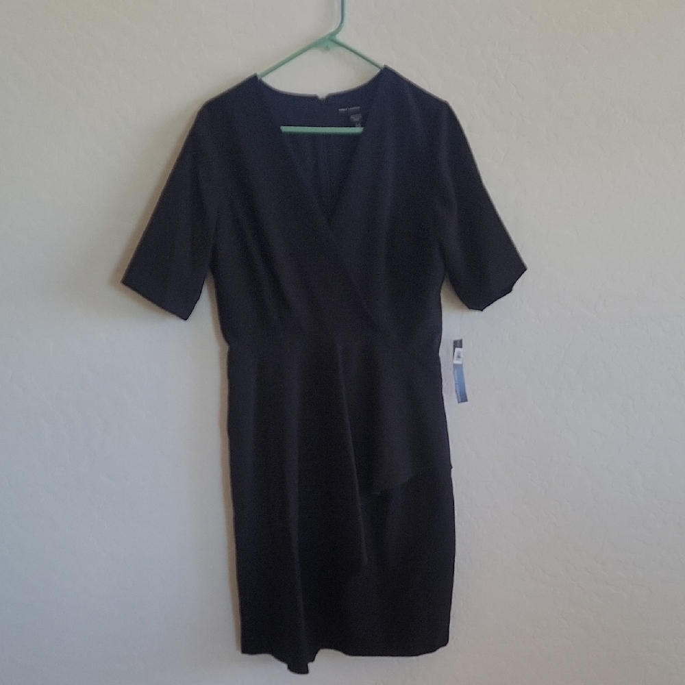Maggy London Black Sheath Mini Dress V-Neck Short Sleeve